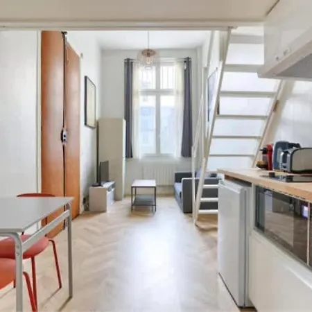 Mezzanine Au Coeur De Batignolles *