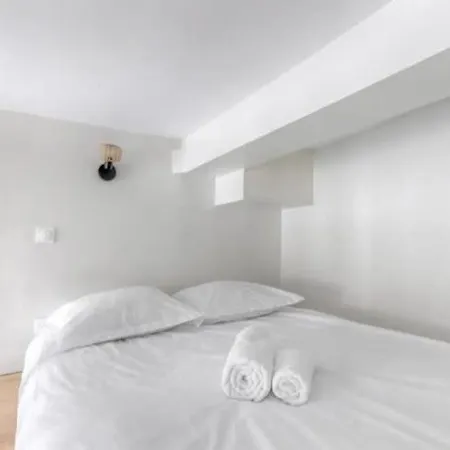 Mezzanine Au Coeur De Batignolles *