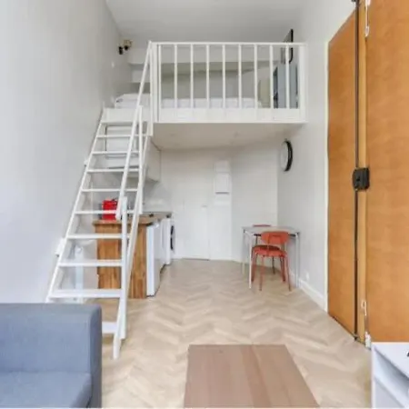 Mezzanine Au Coeur De Batignolles *