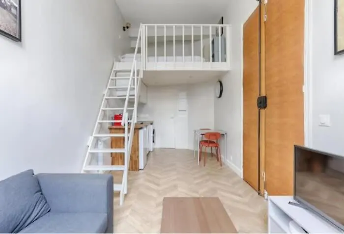Mezzanine Au Coeur De Batignolles *