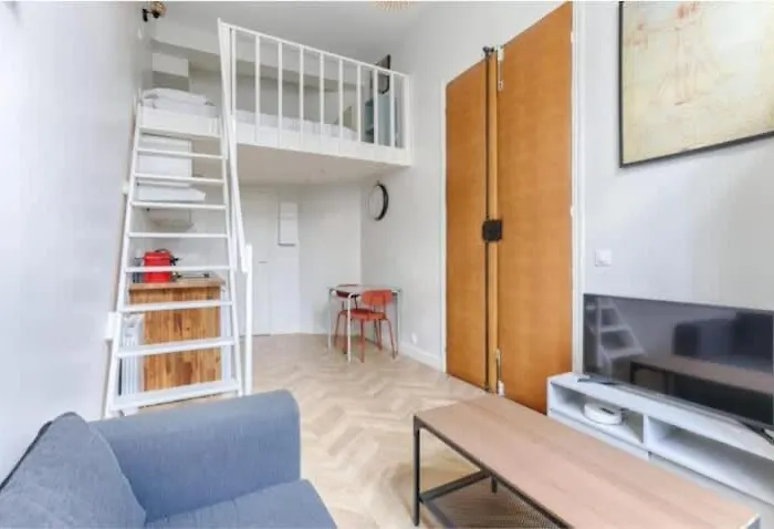 Mezzanine Au Coeur De Batignolles *